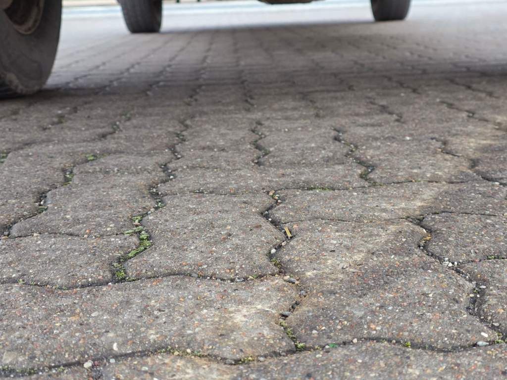 Fahrzeugabbildung Iveco 70C18 3-Seiten-Kipper, AHK, Klima