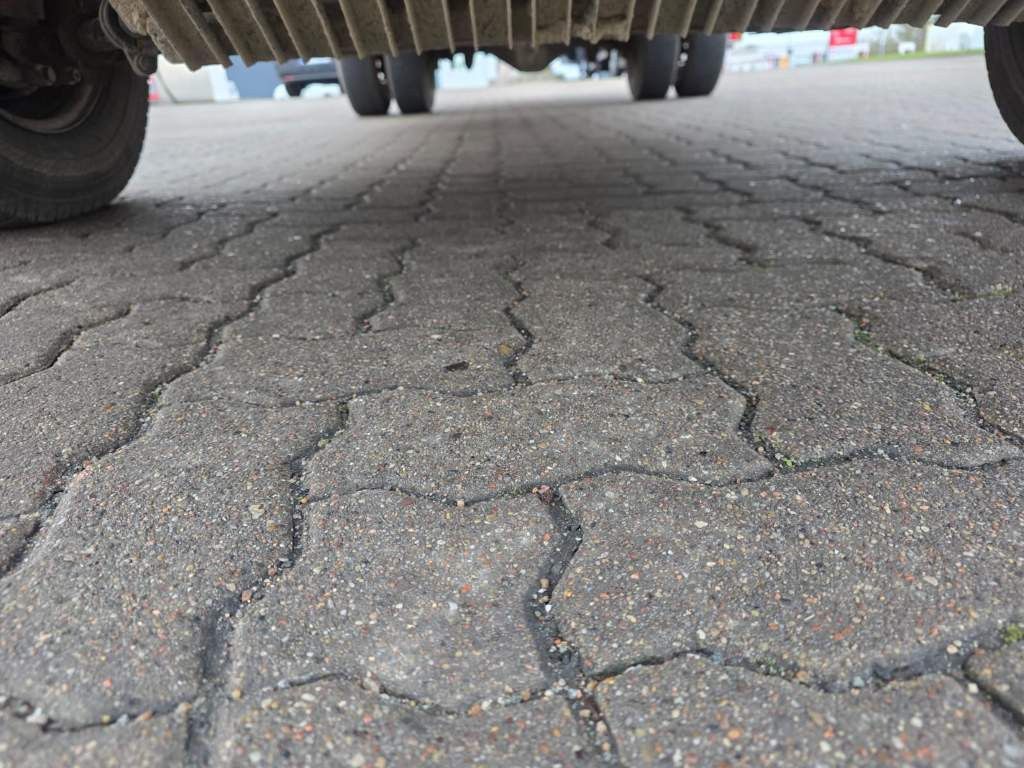 Fahrzeugabbildung Iveco 70C18 3-Seiten-Kipper, AHK, Klima