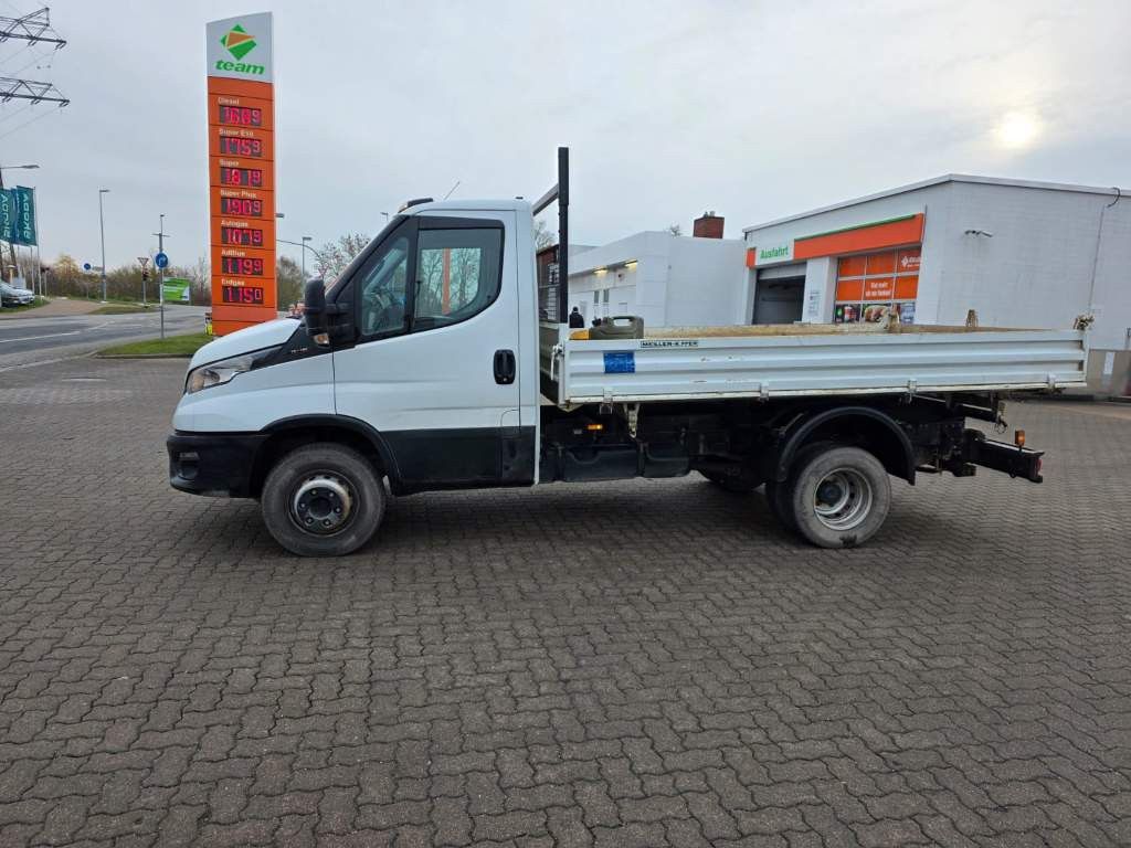 Fahrzeugabbildung Iveco 70C18 3-Seiten-Kipper, AHK, Klima