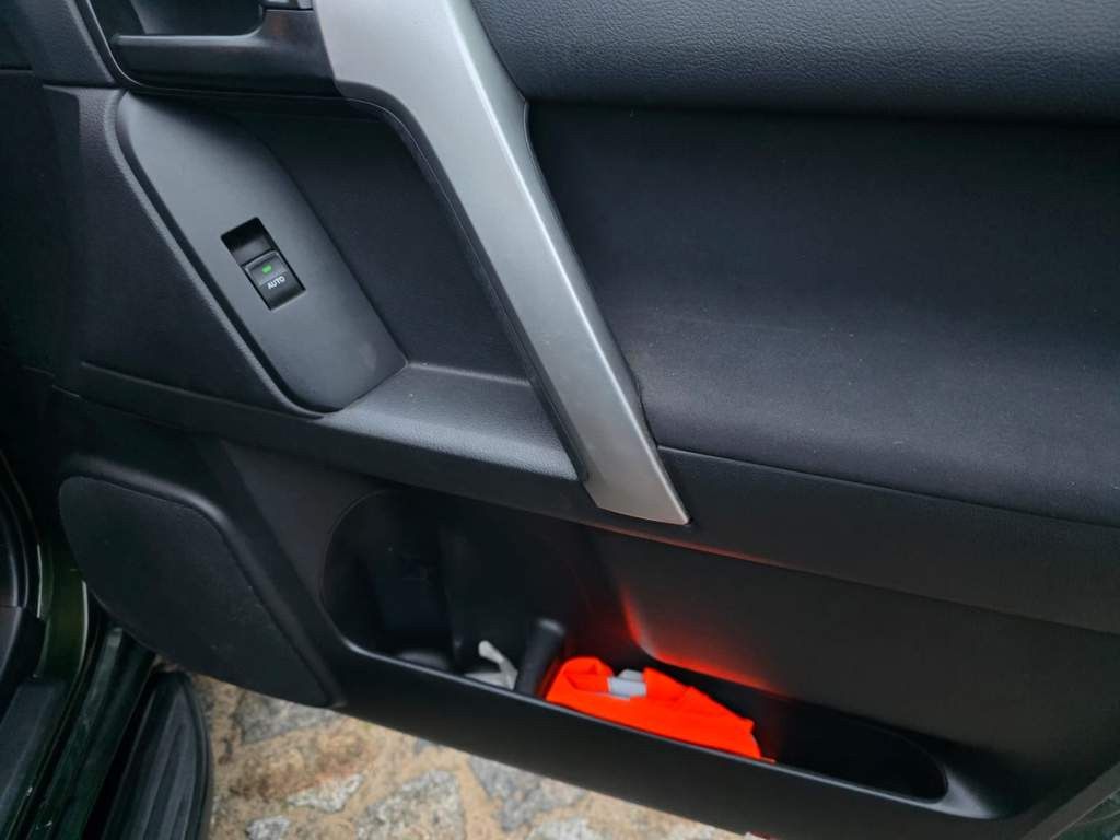 Fahrzeugabbildung Toyota Land Cruiser 3.0 D-4D, Klima, AHK