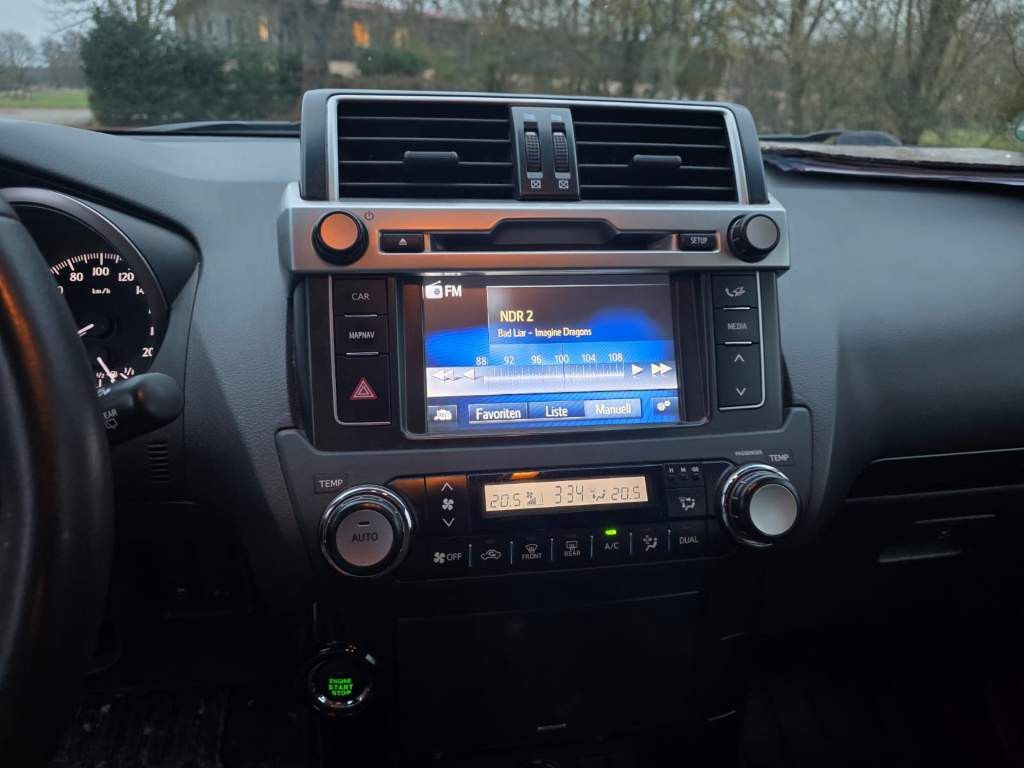 Fahrzeugabbildung Toyota Land Cruiser 3.0 D-4D, Klima, AHK