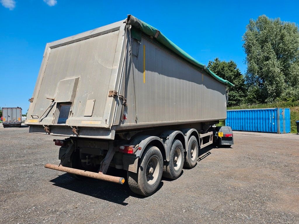 Fahrzeugabbildung Carnehl ca. 44 cbm Getreidekipper, Lift, BPS, kornschieb