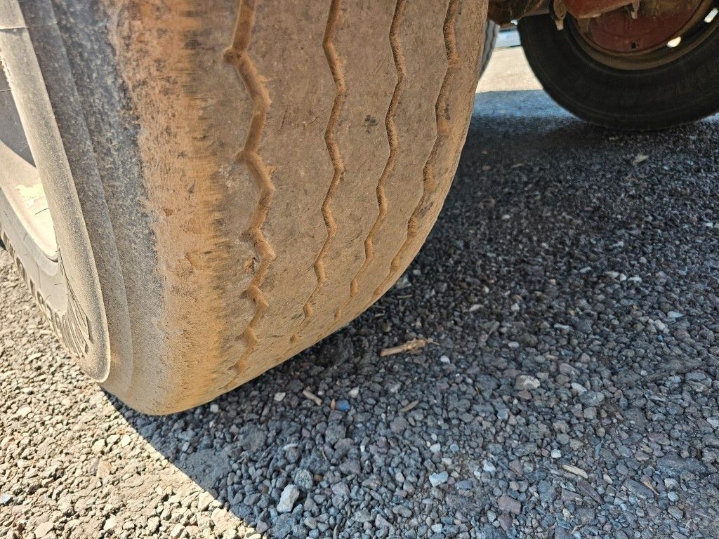 Fahrzeugabbildung Carnehl ca. 44 cbm Getreidekipper, Lift, BPS, kornschieb