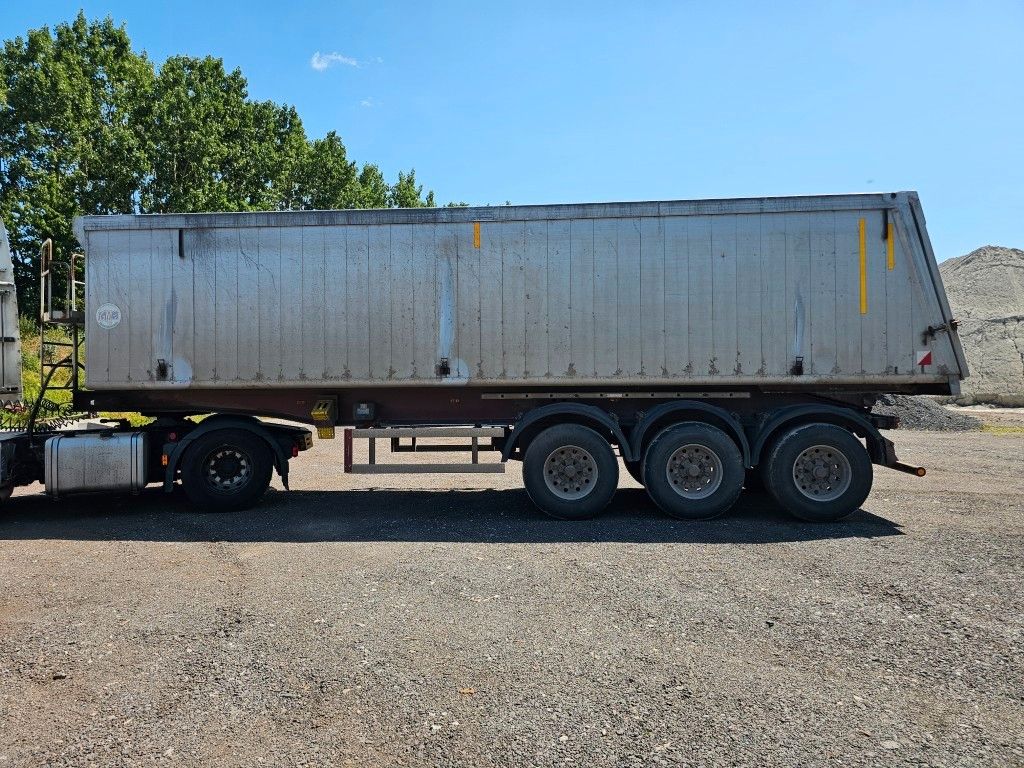 Fahrzeugabbildung Carnehl ca. 44 cbm Getreidekipper, Lift, BPS, kornschieb