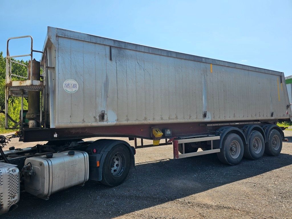 Fahrzeugabbildung Carnehl ca. 44 cbm Getreidekipper, Lift, BPS, kornschieb