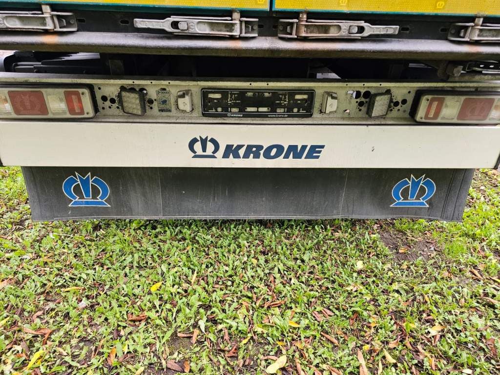 Fahrzeugabbildung Krone Gardine Standard, Plaettenkasten, Liftachse