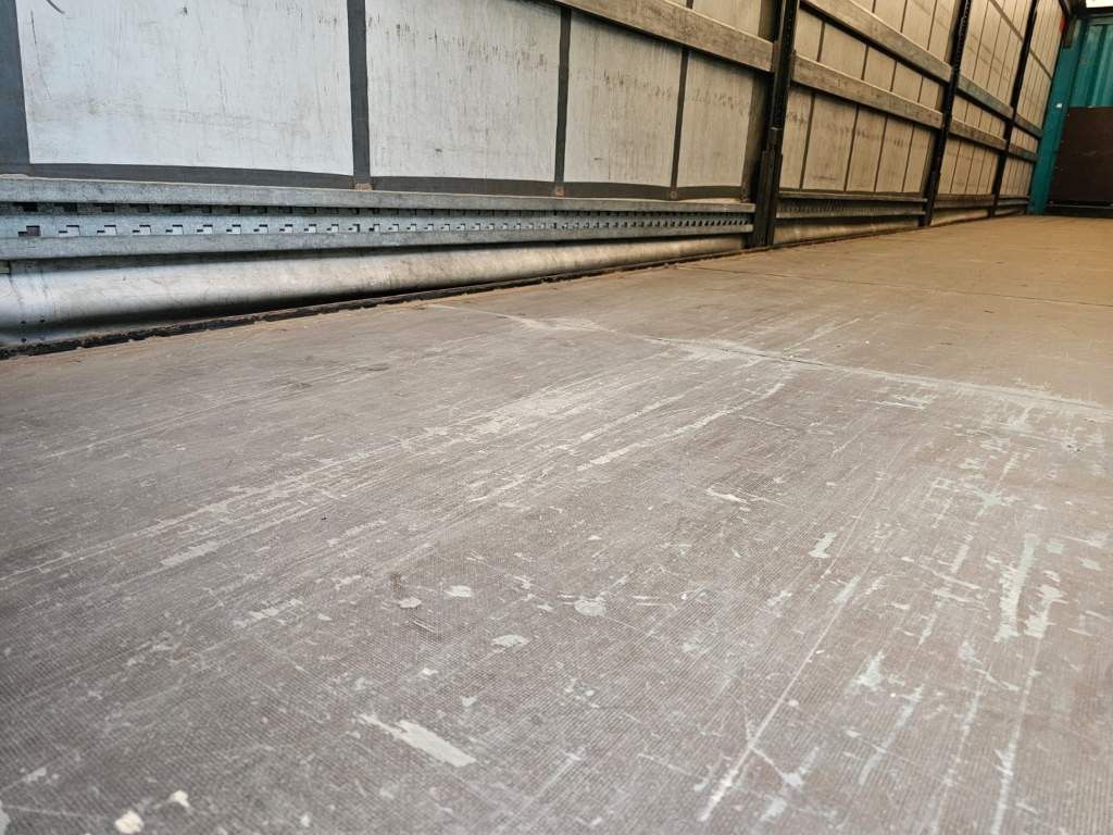 Fahrzeugabbildung Krone Gardine Standard, Plaettenkasten, Liftachse