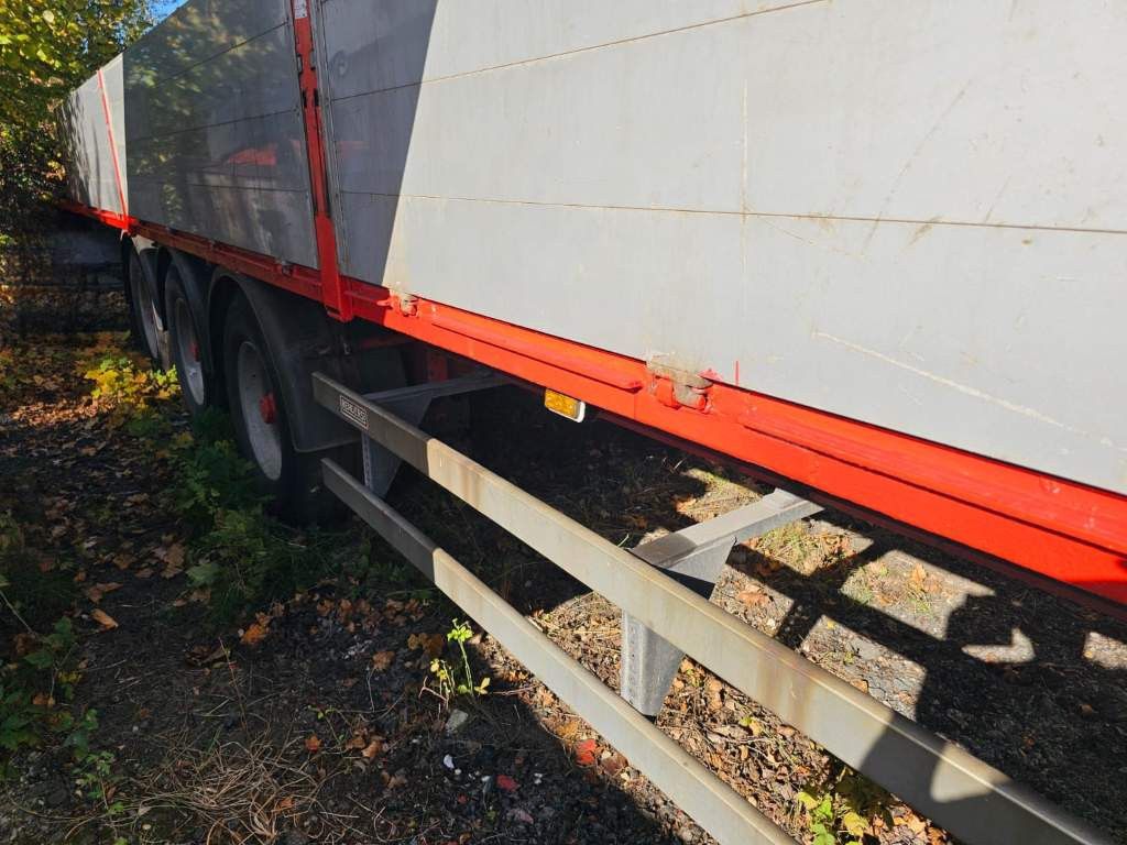 Fahrzeugabbildung Renders Bordwandsattel, Lift, 4 x Steckdose für Verbreit