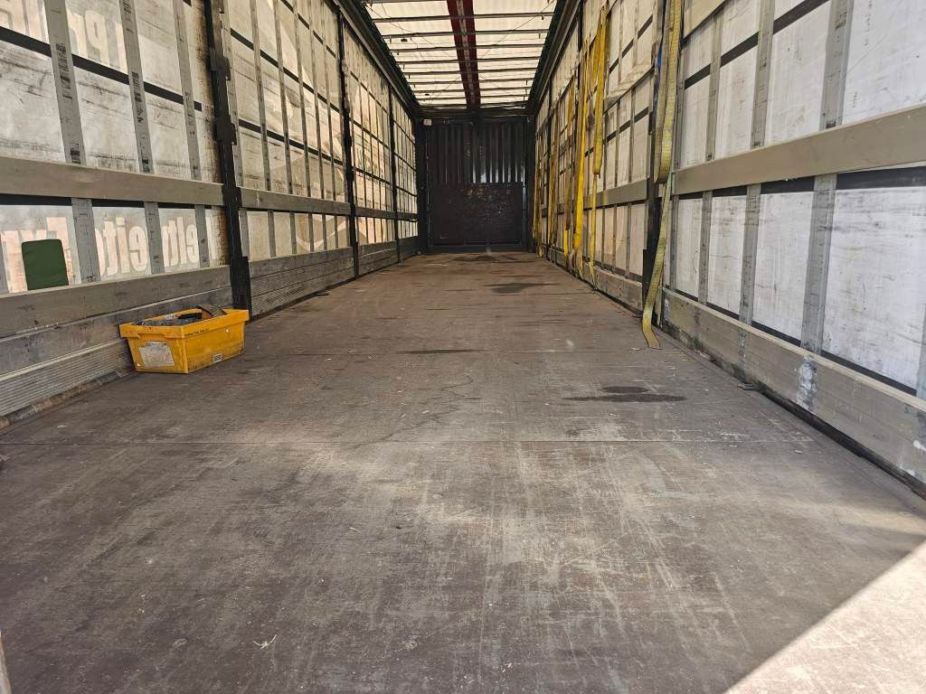 Fahrzeugabbildung Krone Gardine Mega, Anti Eis Dach,2 Liftachse,Hubdach