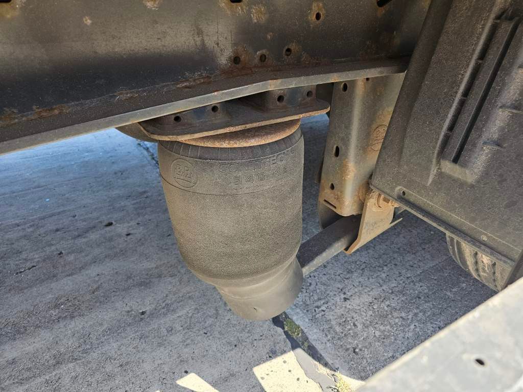 Fahrzeugabbildung Krone Gardine Mega, Anti Eis Dach,2 Liftachse,Hubdach