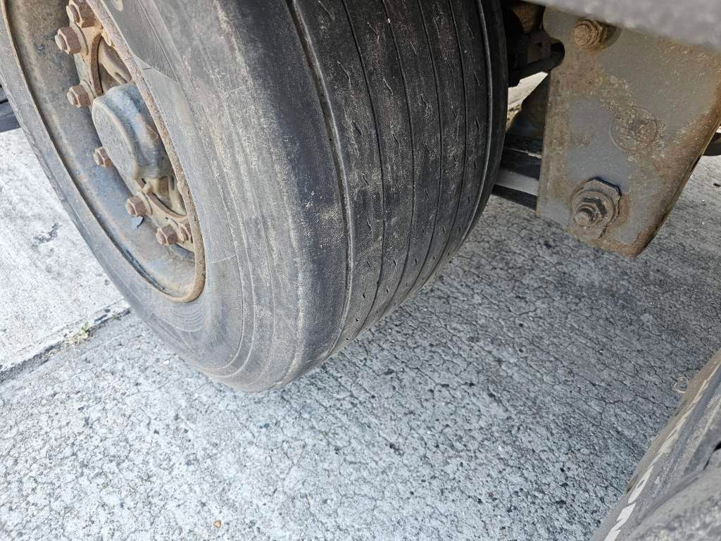 Fahrzeugabbildung Krone Gardine Mega, Anti Eis Dach,2 Liftachse,Hubdach