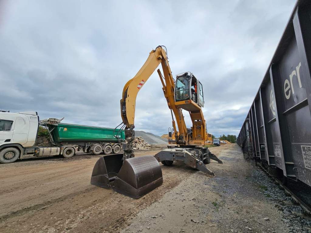 Liebherr A 904-2 C Litronic mit fahrbarer  Kabine, Klima