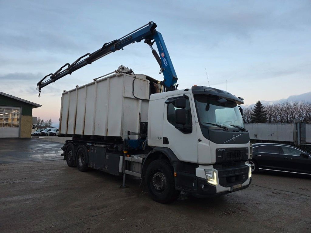 Volvo FE 320 6x2/4 Abroller mit Cont. + Kran HMF 1820