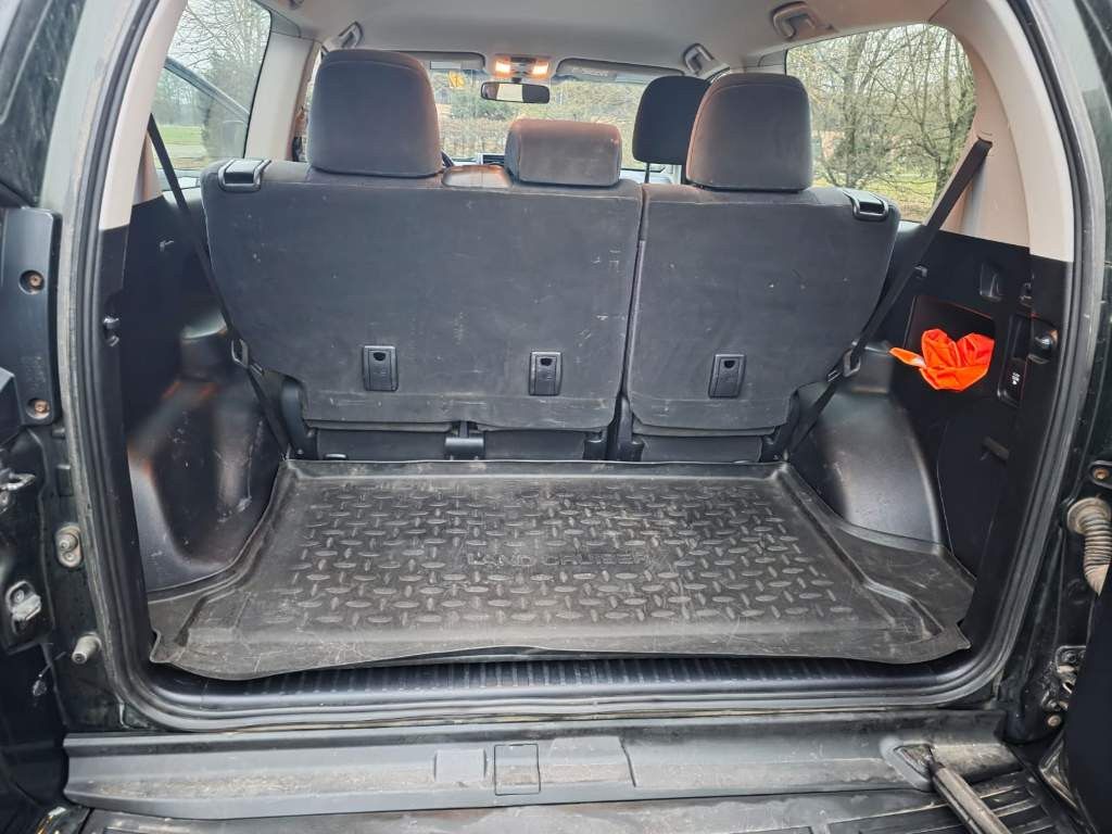 Fahrzeugabbildung Toyota Land Cruiser 3.0 D-4D, Klima, AHK, Mwst. ausweis