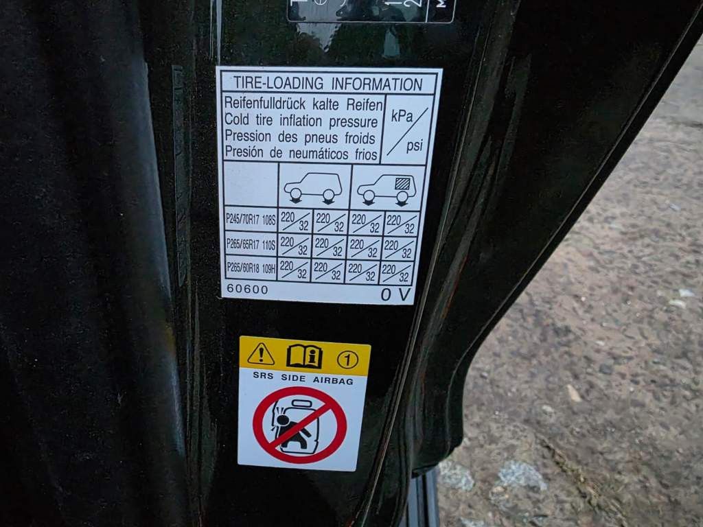 Fahrzeugabbildung Toyota Land Cruiser 3.0 D-4D, Klima, AHK, Mwst. ausweis