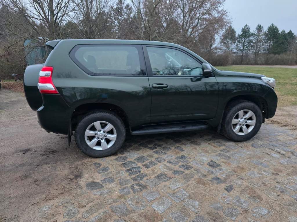 Fahrzeugabbildung Toyota Land Cruiser 3.0 D-4D, Klima, AHK, Mwst. ausweis