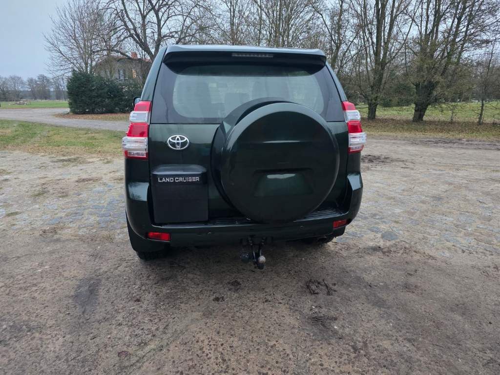 Fahrzeugabbildung Toyota Land Cruiser 3.0 D-4D, Klima, AHK, Mwst. ausweis