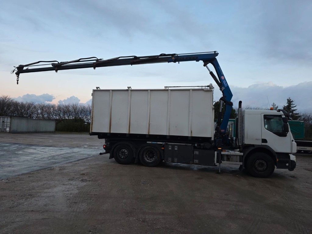 Fahrzeugabbildung Volvo FE 320 6x2/4 Abroller mit Cont. + Kran HMF 1820