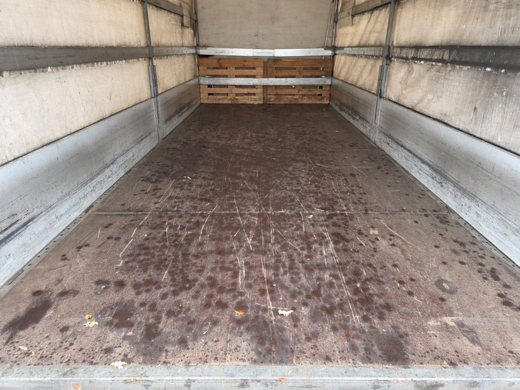 Fahrzeugabbildung Iveco 80-220 Eurocargo, Gardine, ladebordwand