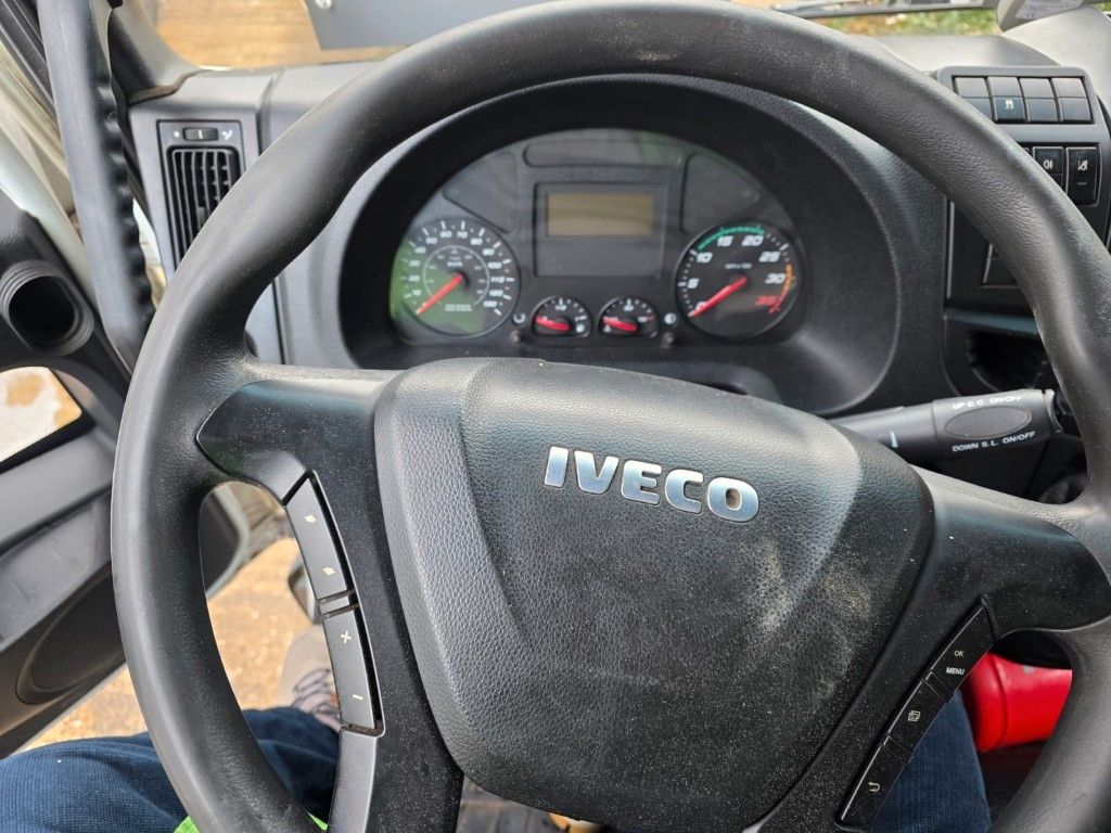 Fahrzeugabbildung Iveco 80-220 Eurocargo, Gardine, ladebordwand