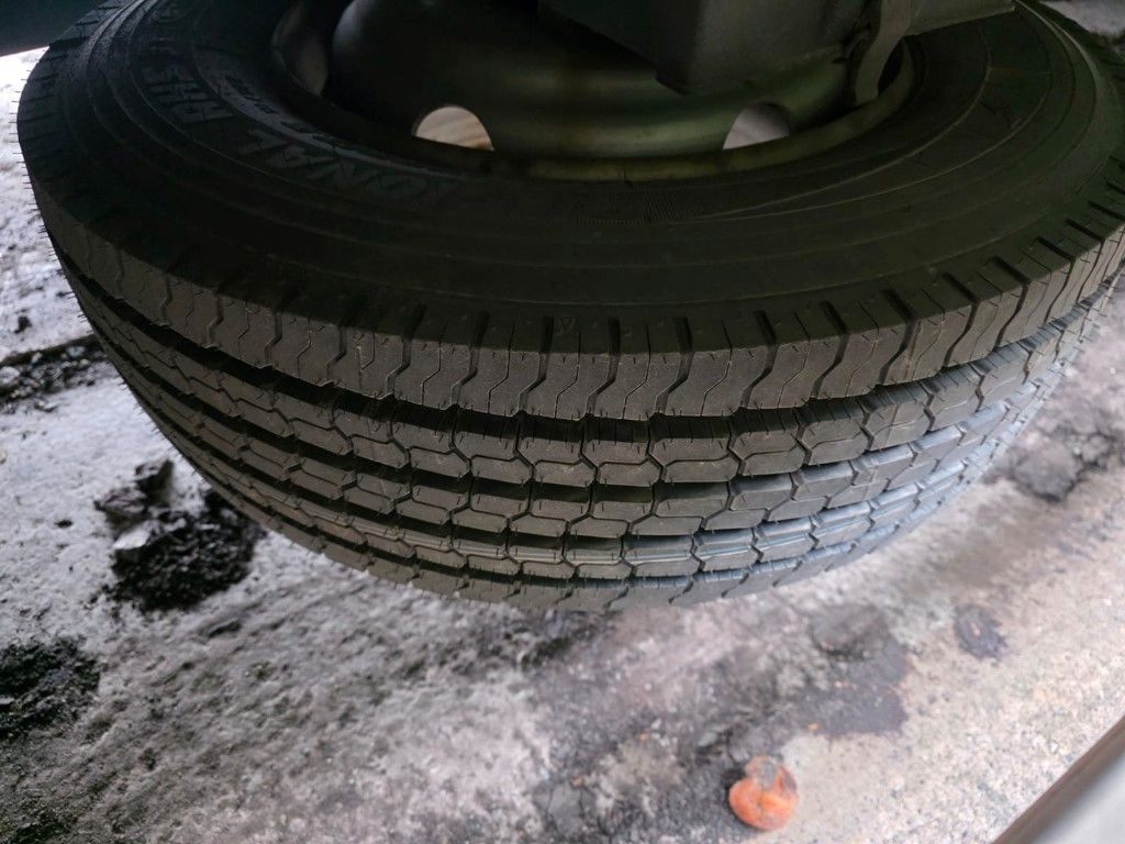 Fahrzeugabbildung Iveco 80-220 Eurocargo, Gardine, ladebordwand