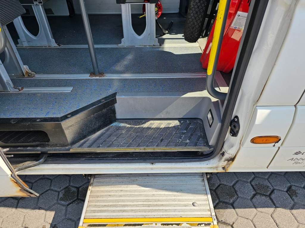 Fahrzeugabbildung Mercedes-Benz Transfer 45, Sprinter 516 CDI, hydr. Tür, 16+1