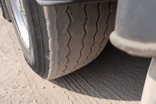 Fahrzeugabbildung Renders Baustoffpritsche Rollkran Kennis 14 aus 2010