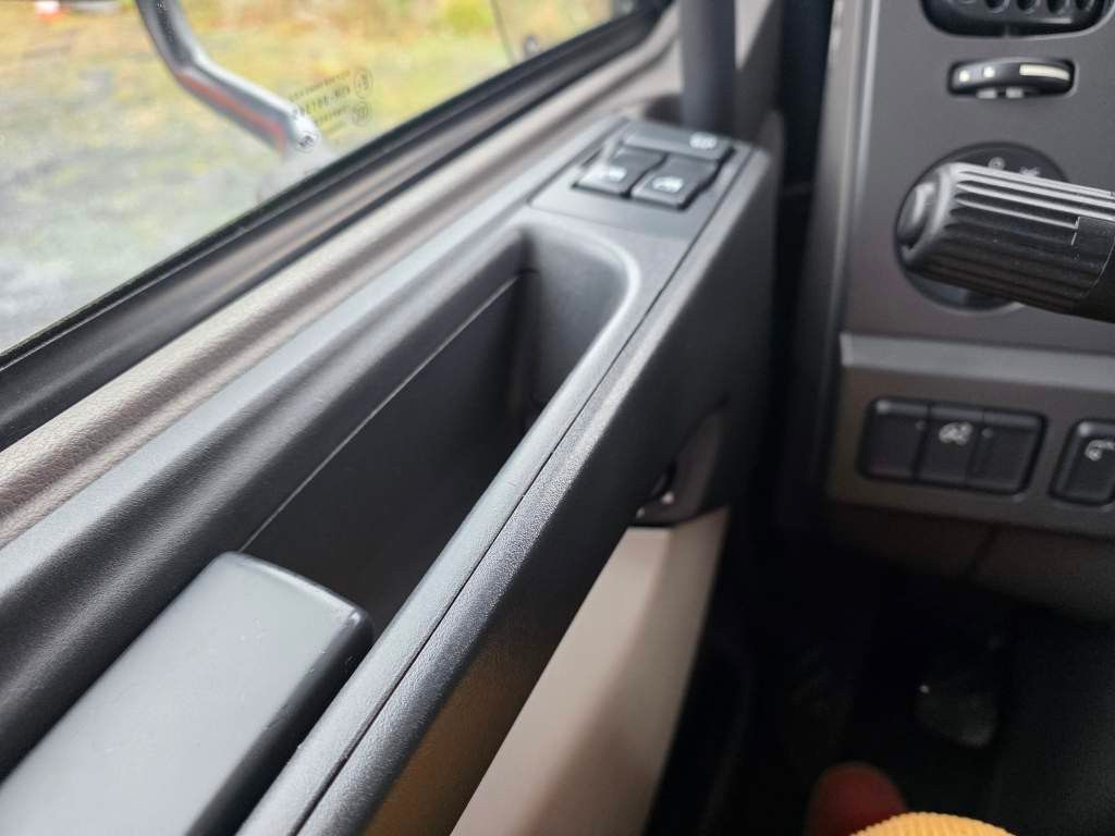 Fahrzeugabbildung DAF LF 170 Gardine, wie neu, nur 82 TKM Original !