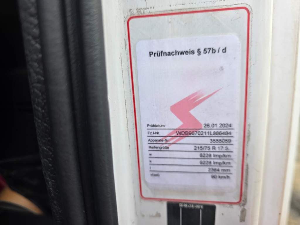 Fahrzeugabbildung Mercedes-Benz 816 Koffer, Ladebordwand, viel in 2025 repariert