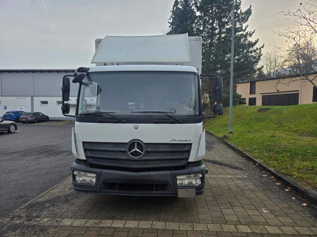 Fahrzeugabbildung Mercedes-Benz 816 Koffer, Ladebordwand, viel in 2025 repariert