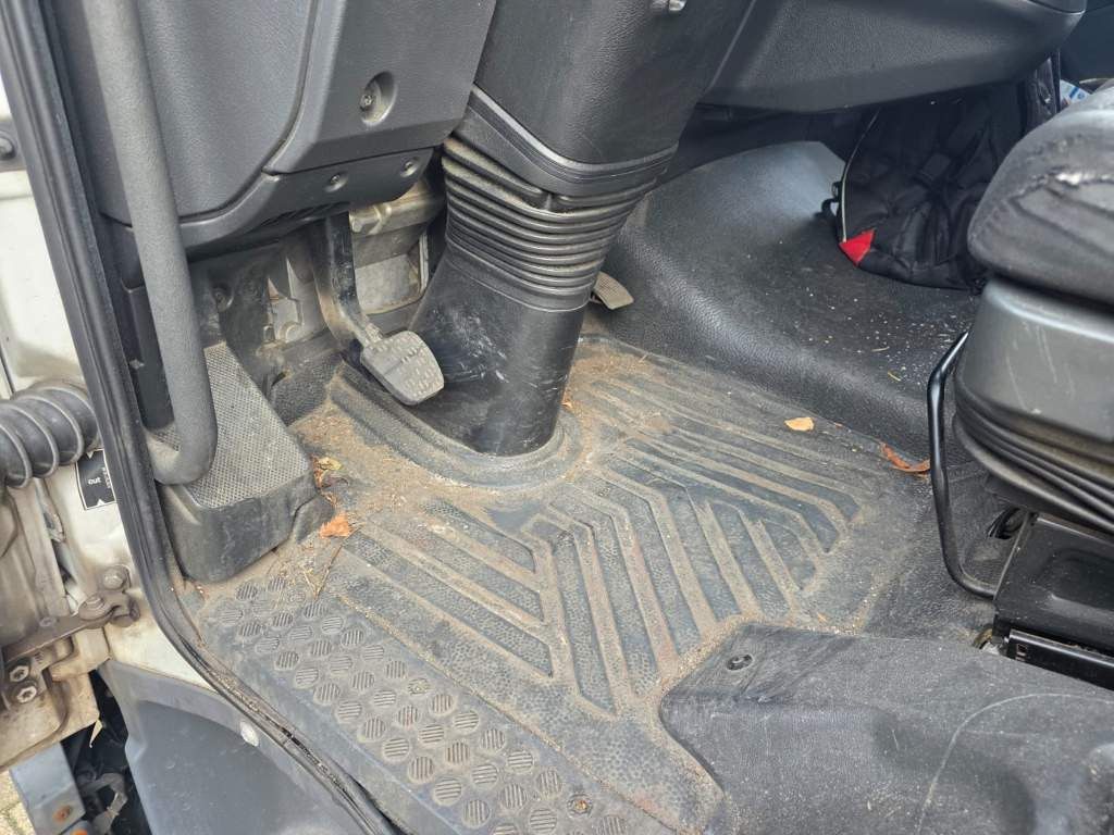 Fahrzeugabbildung Mercedes-Benz 816 Koffer, Ladebordwand, viel in 2025 repariert