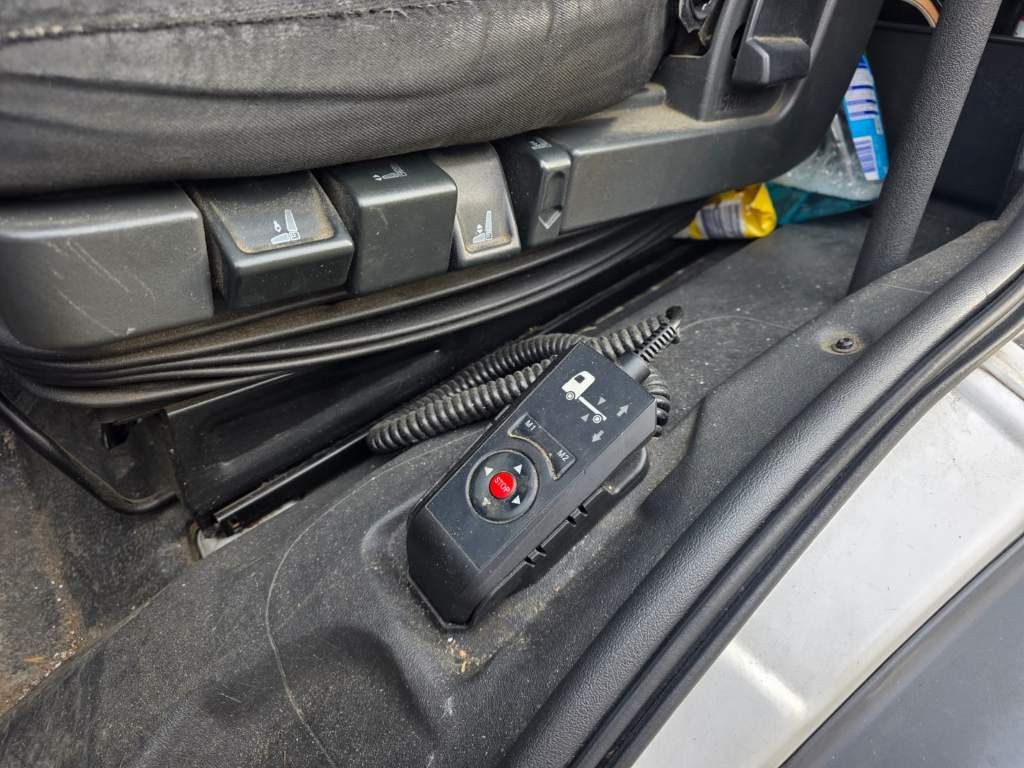 Fahrzeugabbildung Mercedes-Benz 816 Koffer, Ladebordwand, viel in 2025 repariert