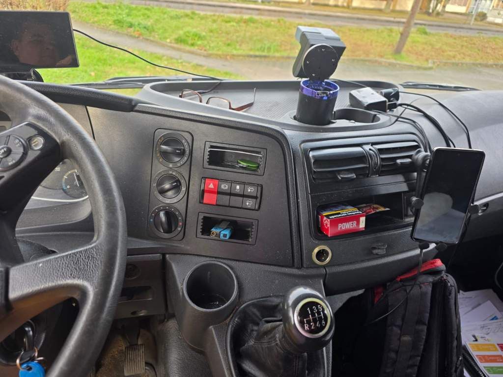 Fahrzeugabbildung Mercedes-Benz 816 Koffer, Ladebordwand, viel in 2025 repariert