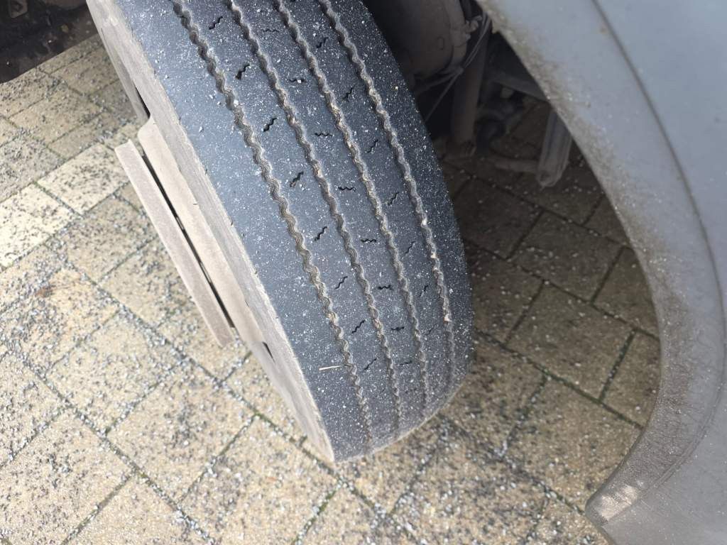 Fahrzeugabbildung Mercedes-Benz 816 Koffer, Ladebordwand, viel in 2025 repariert