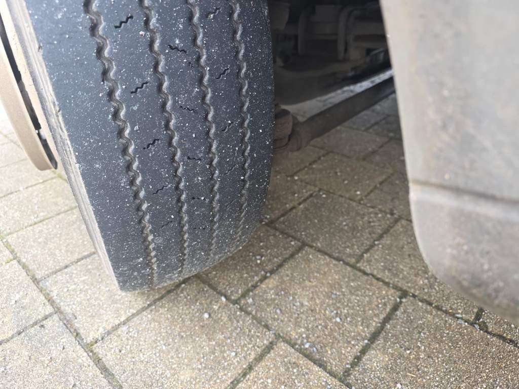 Fahrzeugabbildung Mercedes-Benz 816 Koffer, Ladebordwand, viel in 2025 repariert