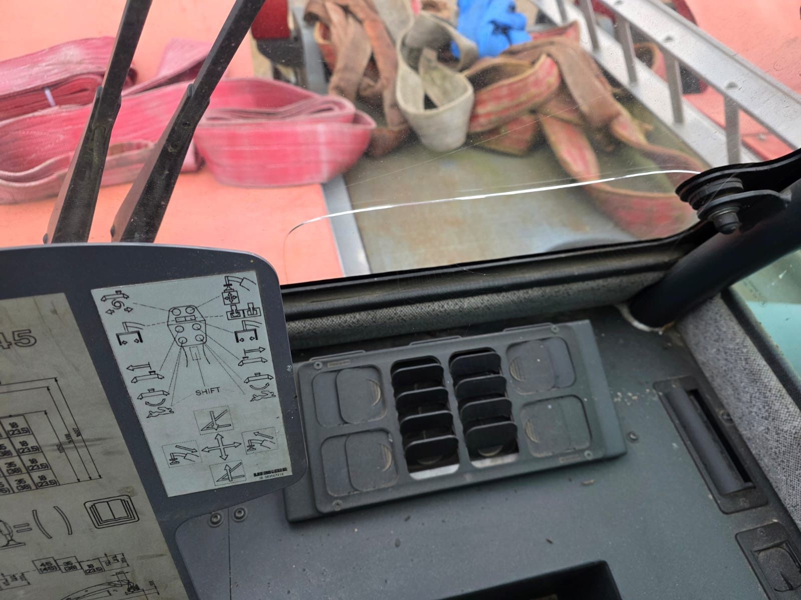 Fahrzeugabbildung Liebherr LRS V645 Reachstacker/ Containerlader