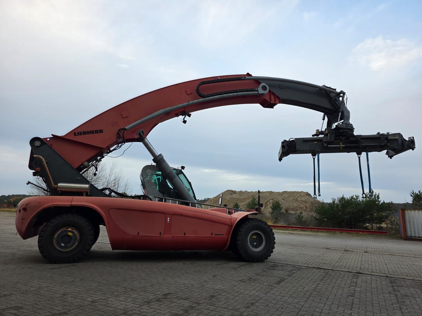 Fahrzeugabbildung Liebherr LRS V645 Reachstacker/ Containerlader