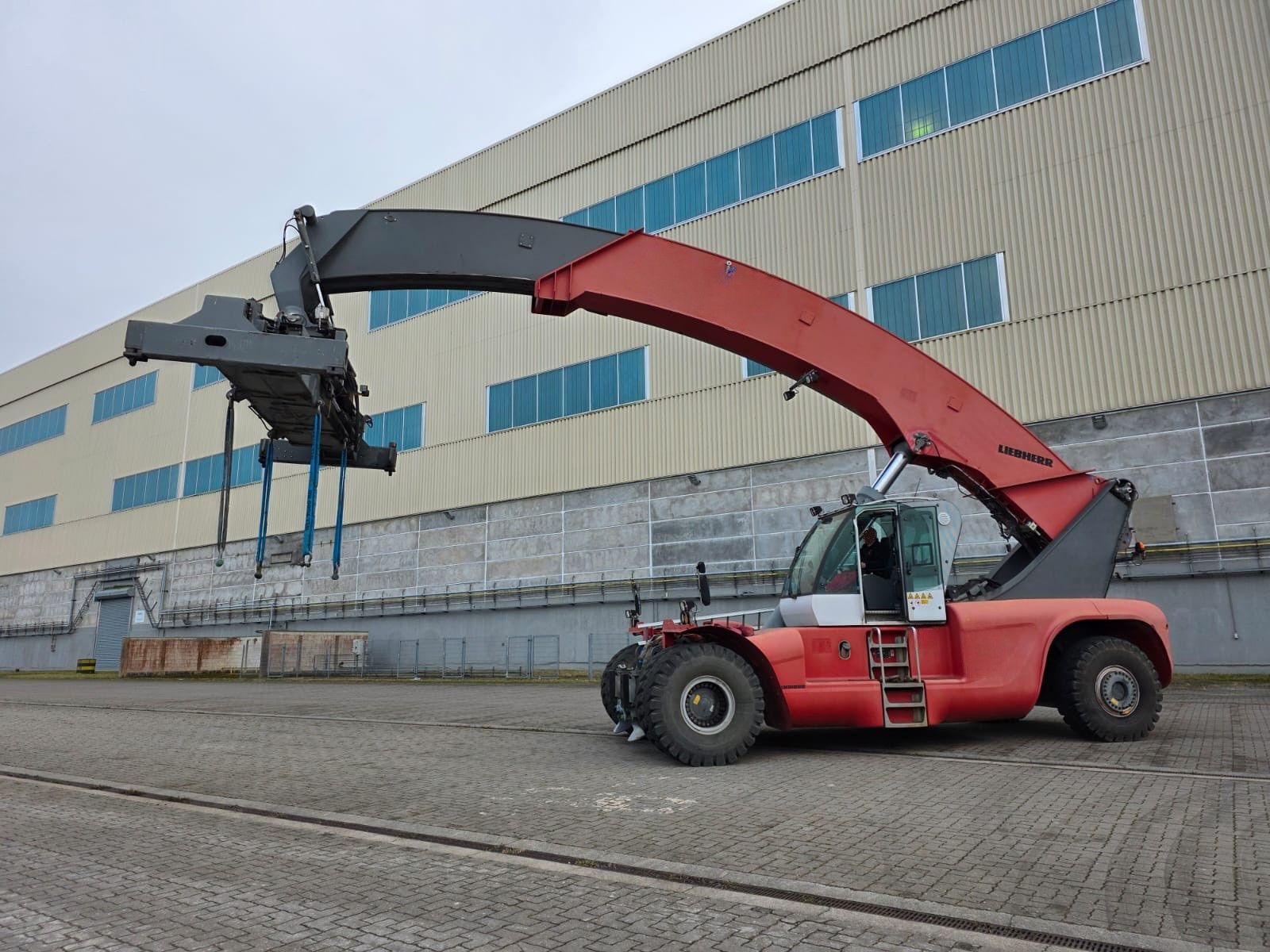 Fahrzeugabbildung Liebherr LRS V645 Reachstacker/ Containerlader