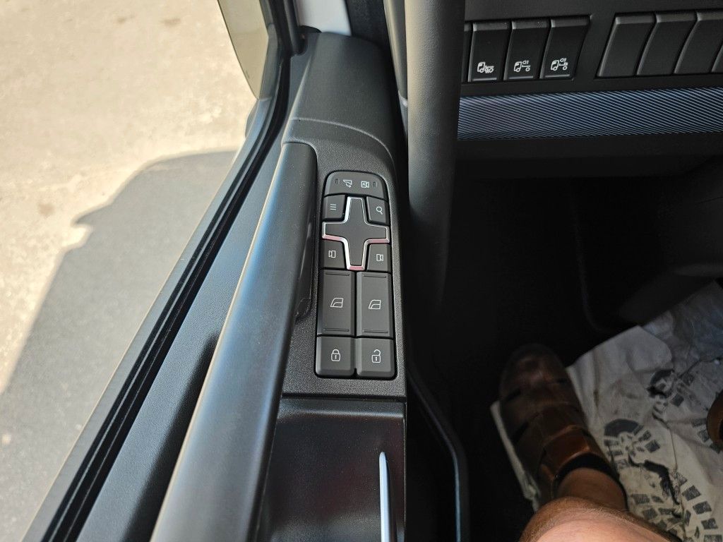 Fahrzeugabbildung Volvo Volvo 460 neues Modell, full Option, 2 Kreis Hyd