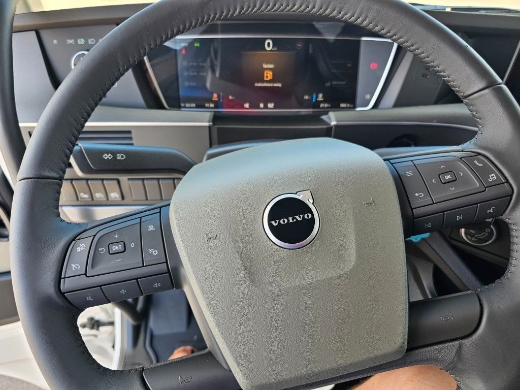 Fahrzeugabbildung Volvo Volvo 460 neues Modell, full Option, 2 Kreis Hyd