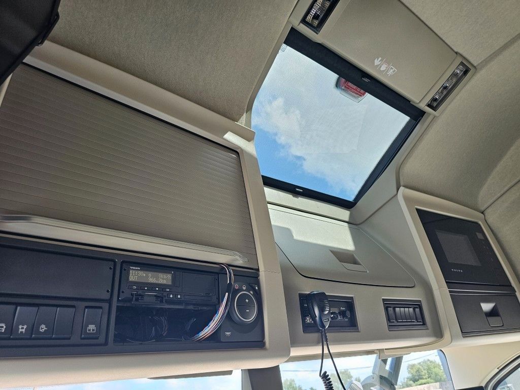 Fahrzeugabbildung Volvo Volvo 460 neues Modell, full Option, 2 Kreis Hyd