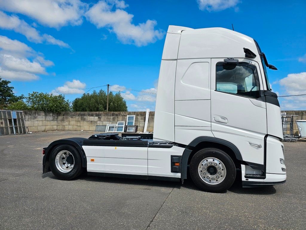 Fahrzeugabbildung Volvo Volvo 460 neues Modell, full Option, 2 Kreis Hyd