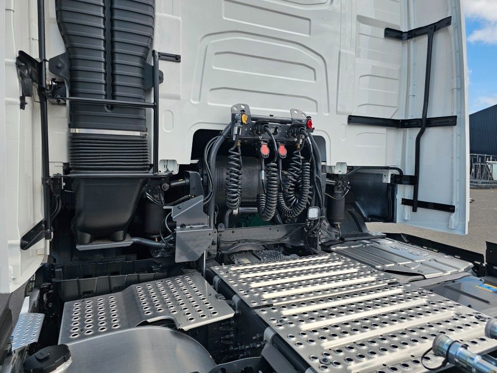 Fahrzeugabbildung Volvo Volvo 460 neues Modell, full Option, 2 Kreis Hyd