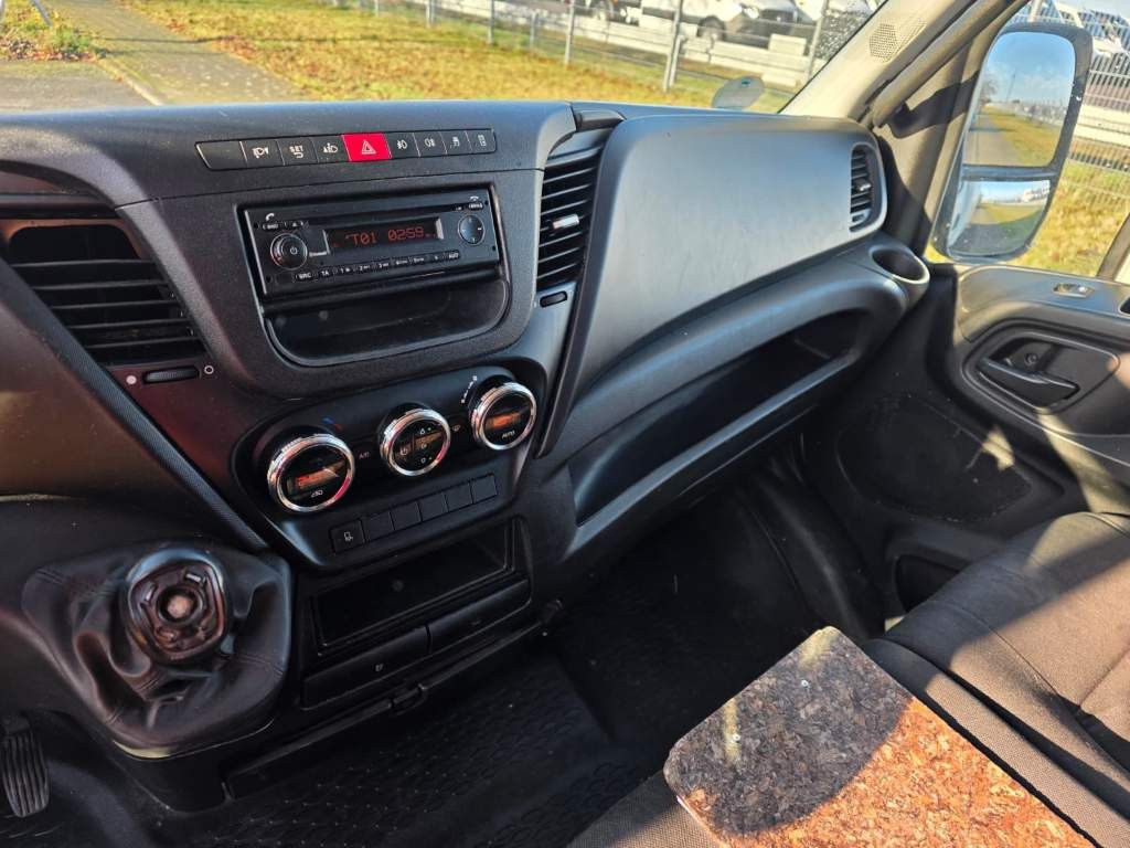 Fahrzeugabbildung Iveco 35S15/ 35-150 Koffer, Klima, manuelle Schaltung