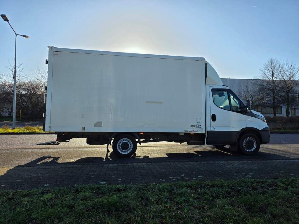 Fahrzeugabbildung Iveco 35S15/ 35-150 Koffer, Klima, manuelle Schaltung