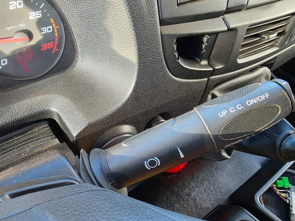 Fahrzeugabbildung Iveco 80-220 Eurocargo, Gardine, Ladebordwand, 1.Hand