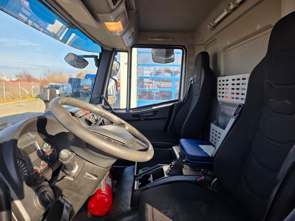 Fahrzeugabbildung Iveco 80-220 Eurocargo, Gardine, Ladebordwand, 1.Hand