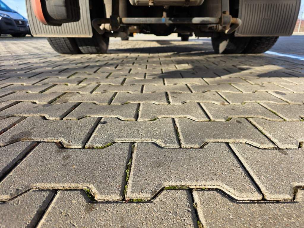 Fahrzeugabbildung Iveco 80-220 Eurocargo, Gardine, Ladebordwand, 1.Hand