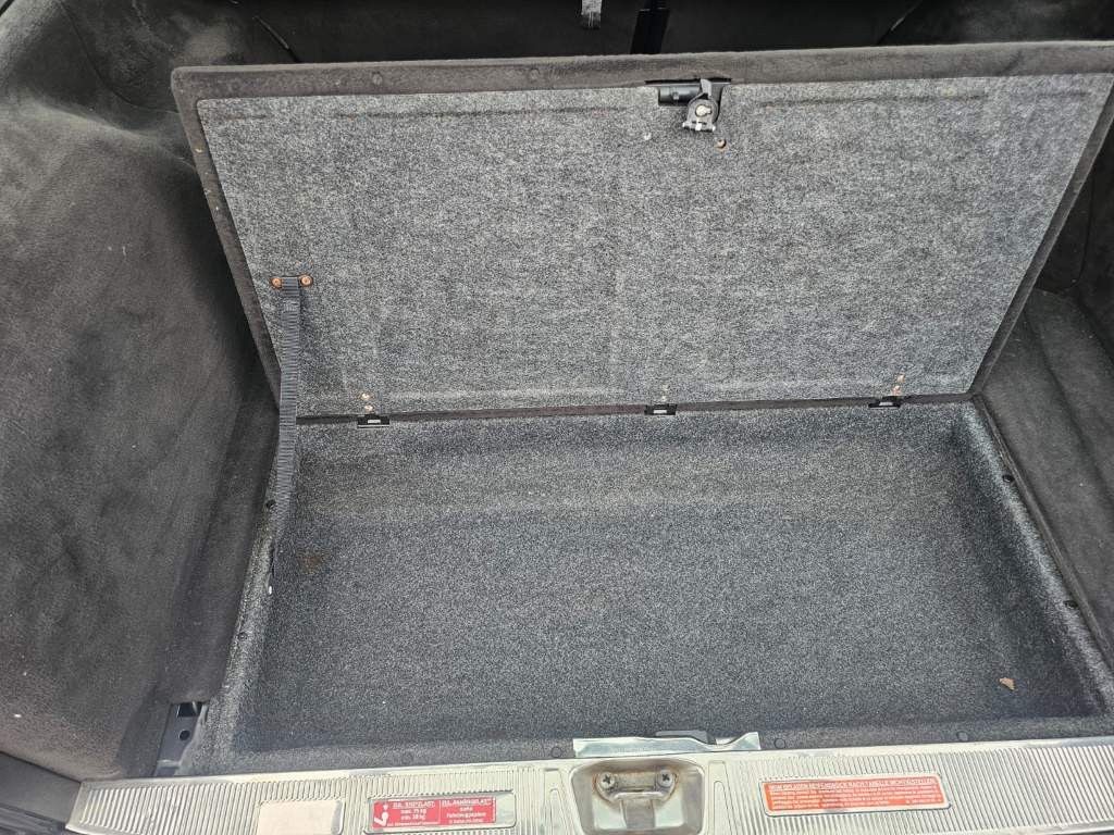 Fahrzeugabbildung Mercedes-Benz 300 TE-24 ( 124 ) voll renoviert, Schaltgetriebe