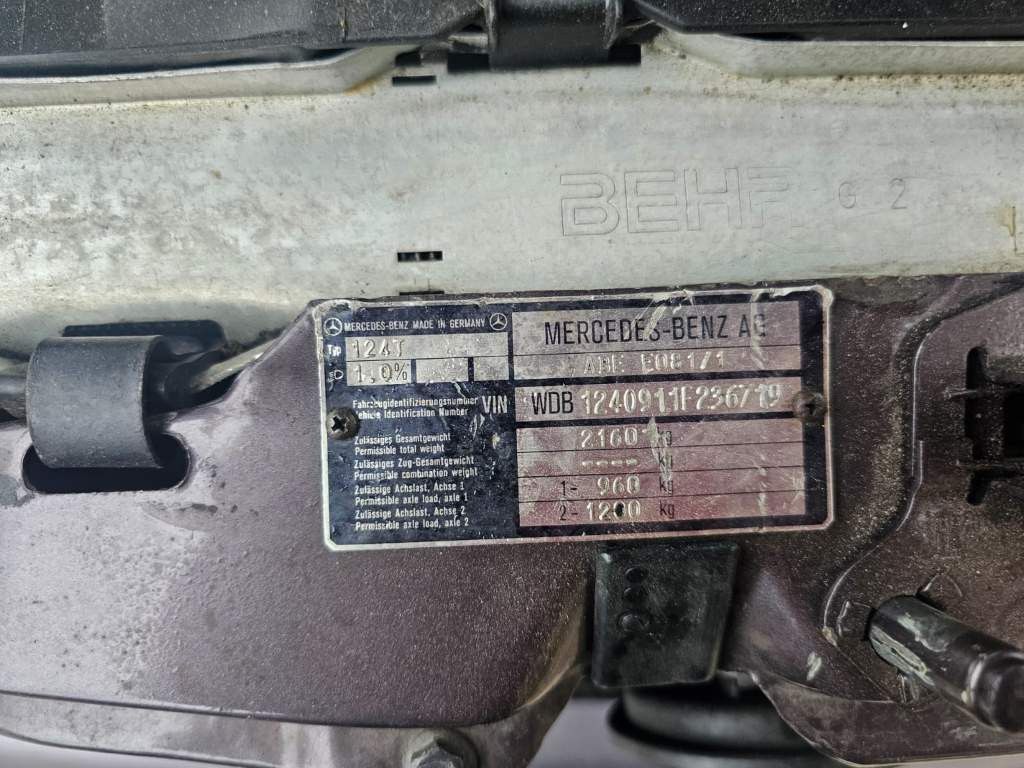 Fahrzeugabbildung Mercedes-Benz 300 TE-24 ( 124 ) voll renoviert, Schaltgetriebe